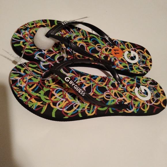 Women's Guess Flip Flop Sandals - Picture 2 of 3